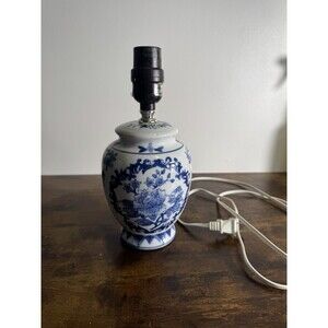 Blue White Ceramic Ginger Jar Table Lamp Floral Chinoiserie Accent Lamp
